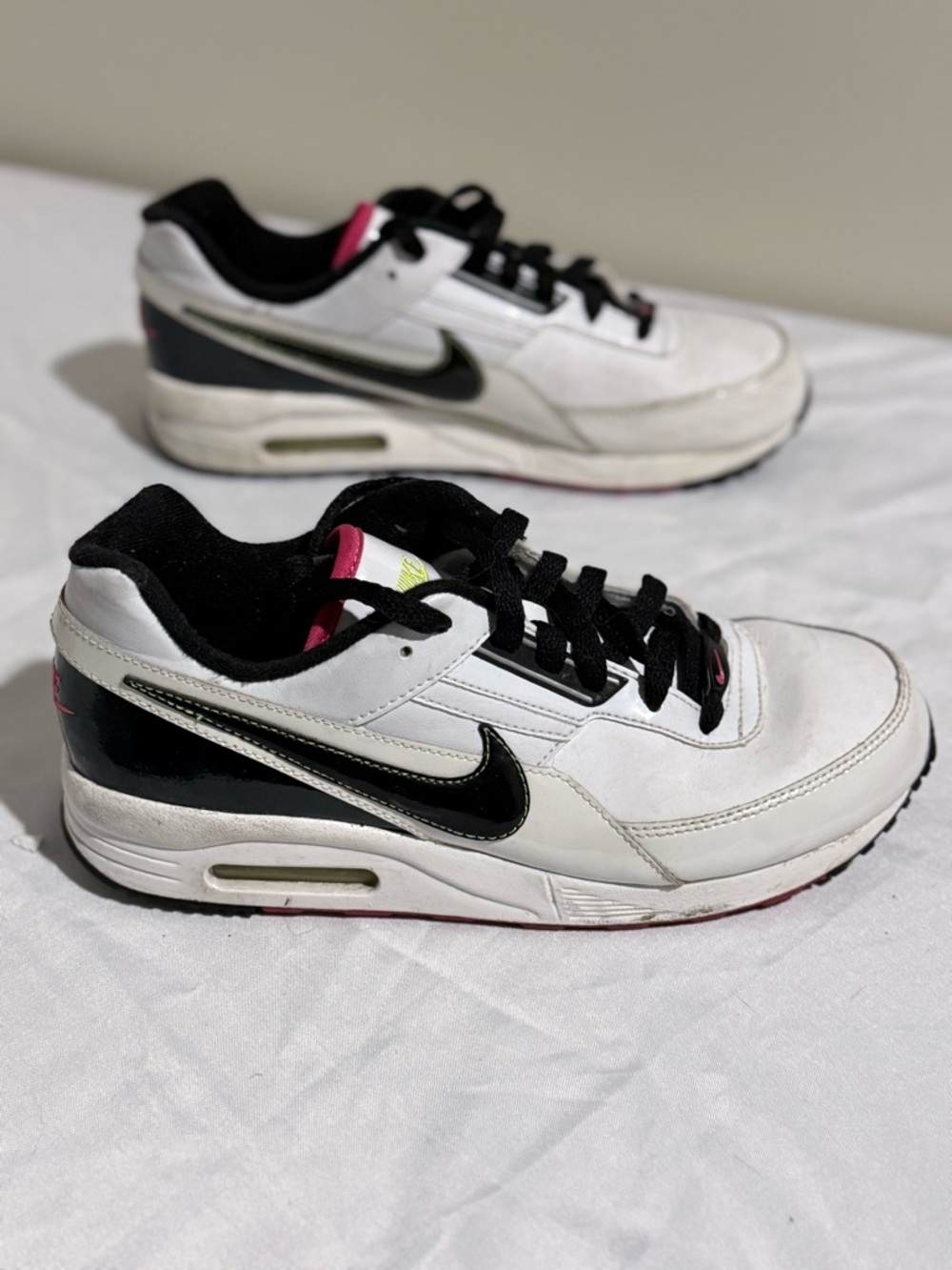 Nike Kids White Black Pink Accent Sneakers